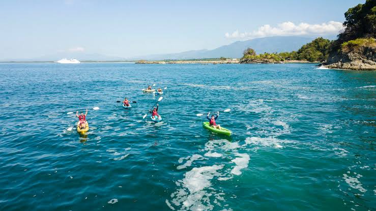 Ocean Kayaking in Manuel Antonio 2